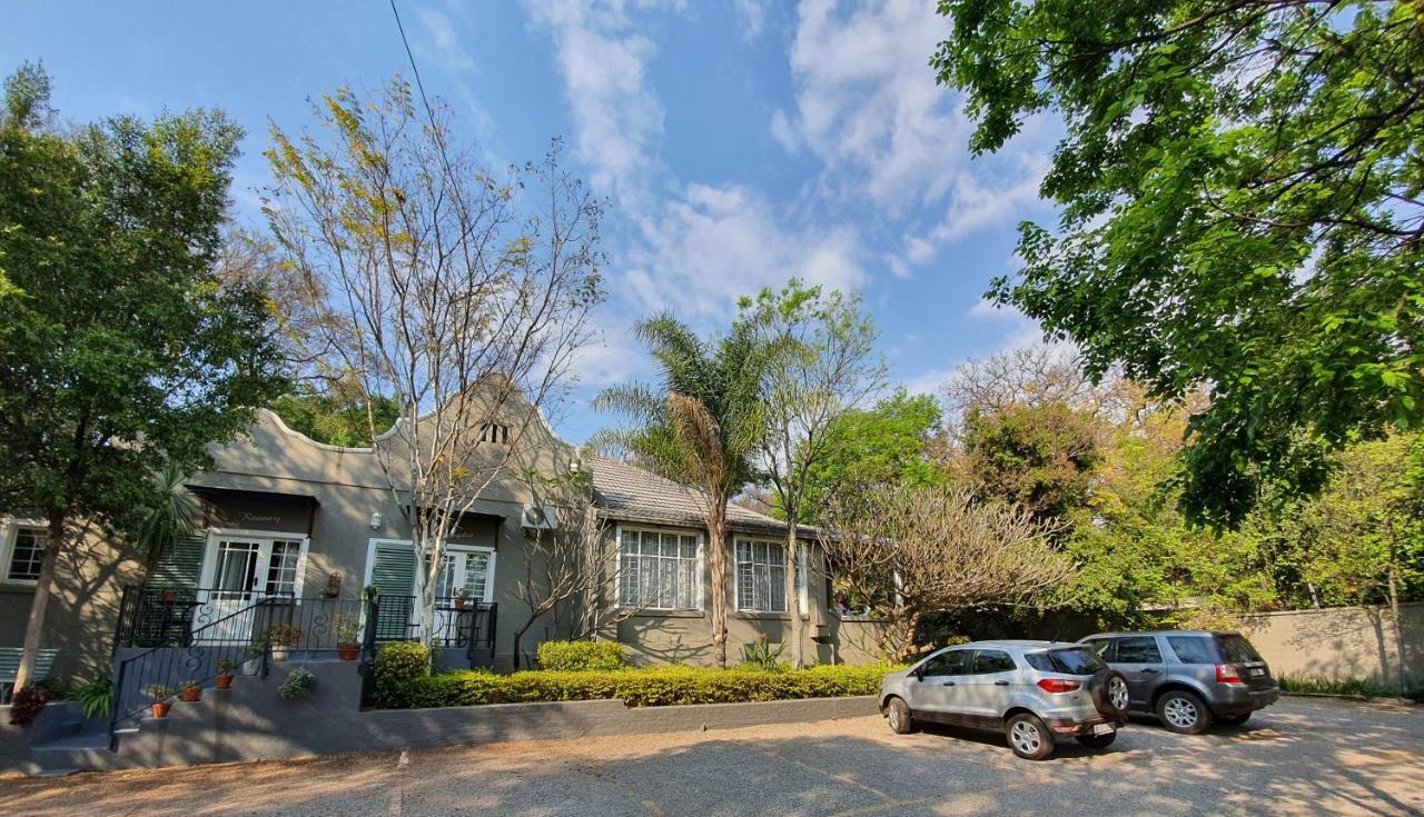Waterhouse Guest Lodge In Muckleneuk Pretoria Exterior photo